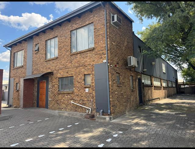 750M² WAREHOUSE TO LET IN HERMANSTAD
